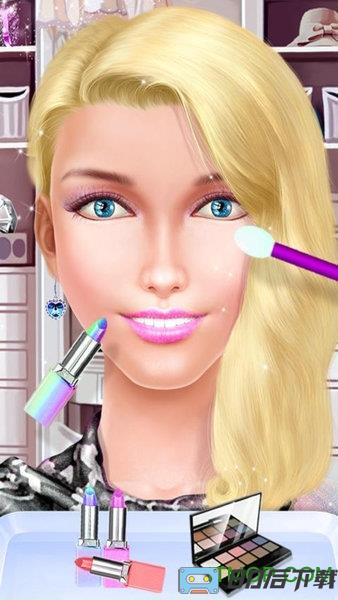 女孩爱化妆游戏